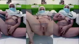 Toge Pakai Mukenah Colok Memek Video by IXXX