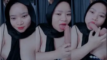Miss Fatty Jilboobs Binal Nyepong Dildo Video by PlayBokep Miss Fatty Jilboobs Binal Nyepong Dildo Video by PlayBokep