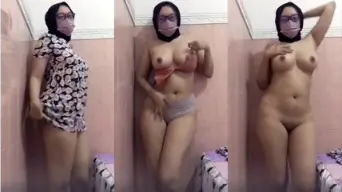Mahasiswi Hijab Pap Bugil Buat Pacar Video by KingBokep Mahasiswi Hijab Pap Bugil Buat Pacar Video by KingBokep