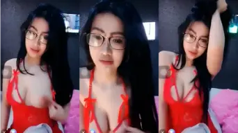 Lingerie Merah Berkacamata Live Hot Video by BokepHUB