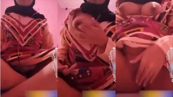 Chellskyy Cewek Hijab Toket Bulat Colmek Video by TXXX