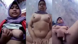 ABG Jilbab Pamer Susu Montok Colmek Video by SpankBang