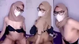 Ngentot Dengan Pacar yg Liar Video by PornOne