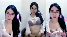 Amerlita Cantik Berkacamata Sexy Video by BOKEPSIN Amerlita Cantik Berkacamata Sexy Video by BOKEPSIN